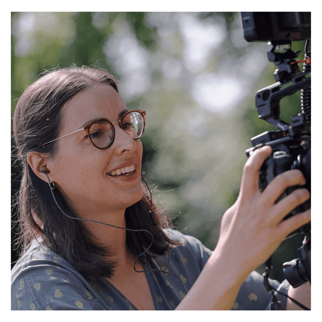 vidéaste professionnelle en tournage d’entreprise en Bretagne vidéaste professionnelle en tournage d’entreprise en Bretagne